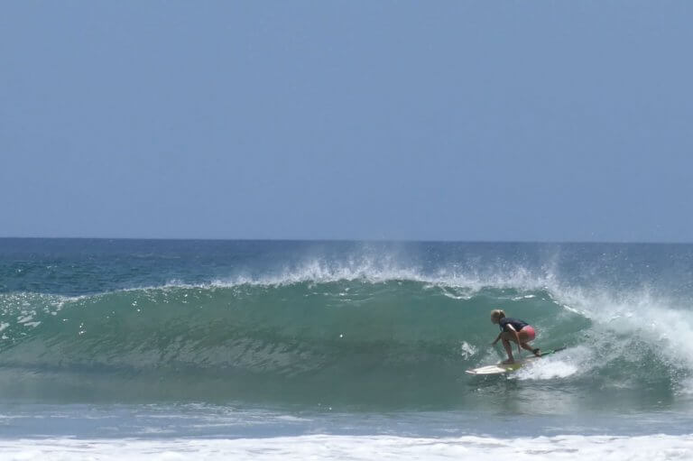 Surf playa Maderas Nicaragua